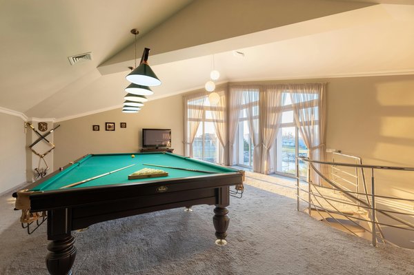 Table transformable en billard : élégance et polyvalence pour votre intérieur
